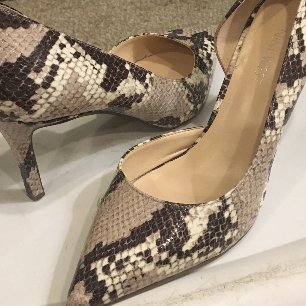 Python Pumps - Picture 2 of 3